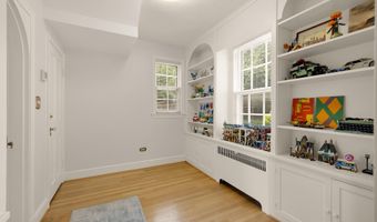 5135 MASSACHUSETTS Ave, Bethesda, MD 20816