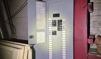 397 W Main St, Amsterdam, NY 12010