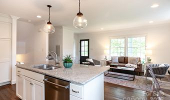 6917 Lancer Dr, Charlotte, NC 28226