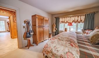 48 Old Searsport Ave, Belfast, ME 04915