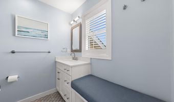 706 S BAY Ave, Beach Haven, NJ 08008
