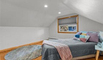 72 Windsor Park Dr, Coventry, RI 02816