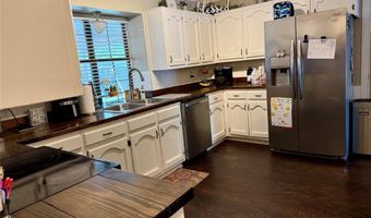 1012 Lincoln Dr, Sulphur Springs, TX 75482