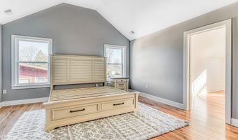 2 Railroad Ave, Bayville, NJ 08721