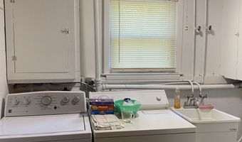 12 Pine Point Dr, Bridgeport, CT 06606