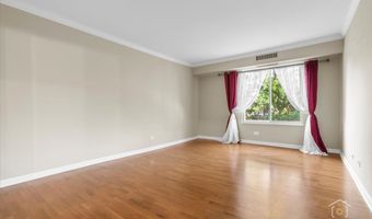 1615 E CENTRAL Rd 218C, Arlington Heights, IL 60005