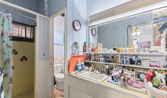 1224 Haloa Dr, Honolulu, HI 96818