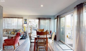 222 DEL NORTE Ln 8, Brookings, OR 97415