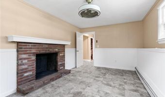 21 Reardon Dr, Middletown, RI 02842