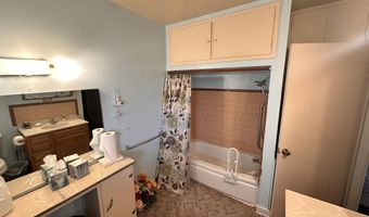 402 Aspen Ave, Carrizozo, NM 88301
