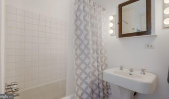 1081 WYNNWOOD Rd, Abington, PA 19001
