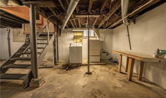 566 Lindell St, Akron, OH 44305