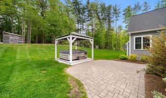 10 Lilac Ct, Bedford, NH 03110