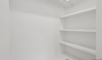 14 Redwood St, Bergenfield, NJ 07621