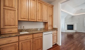 8802 NORTHERN SPRUCE Ln, Alexandria, VA 22309