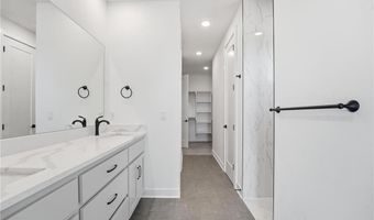 1599 Grayhawk Dr, Basehor, KS 66007