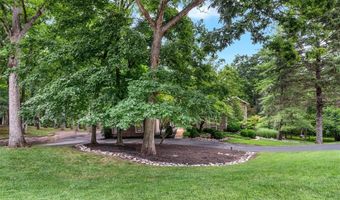 436 Shadowridge Ct, Ballwin, MO 63011