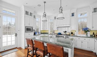335 Cranberry Hole Rd, Amagansett, NY 11930