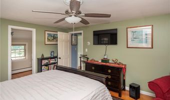 7 Boulevard E, Middletown, RI 02842