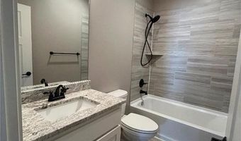 15653 Lakeside Dr, Basehor, KS 66007