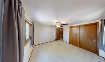 308 Ridge Rd, Albert Lea, MN 56007