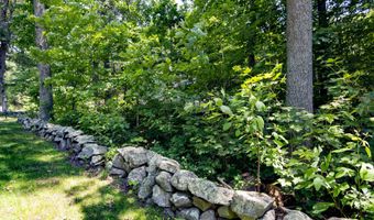 3 Deerfield Dr, Clinton, CT 06413