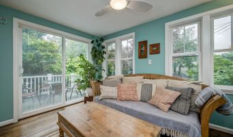 7016 WILSON Ln, Bethesda, MD 20817