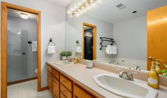 1420 Towne Square Dr, Allison Park, PA 15101