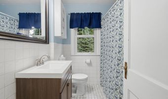 84 Lakeview Ave, Cheshire, CT 06410