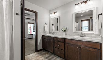 2818 W HIDDEN PINE Dr, Appleton, WI 54913