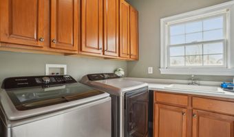 2205 DHOW Ct, Bowie, MD 20721