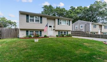 162 Pine St, Warwick, RI 02888