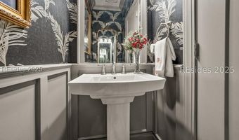 9 Bajala Dr E, Beaufort, SC 29907