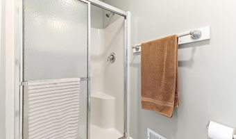 5 Overlook Ct, Bayville, NJ 08721