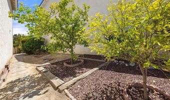 6923 E Shorecrest Dr, Anaheim, CA 92807