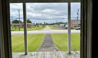207 N 5th St, Aurora, NC 27806