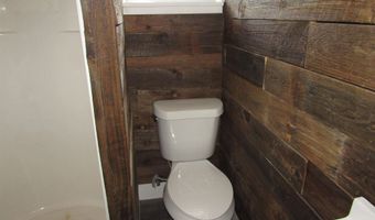 1111 W Chisum Ave, Artesia, NM 88210