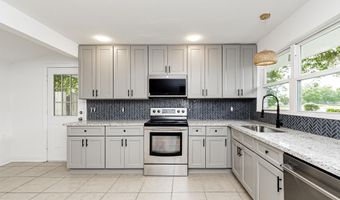 8261 Sholar Dr, Baton Rouge, LA 70809