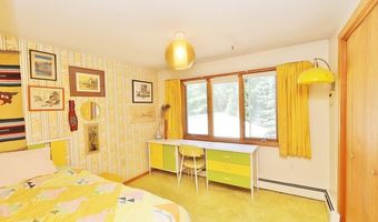 16 Hempstead Ave, Bangor, ME 04401