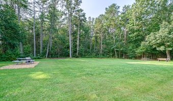 2 Windsor Dr, Alfred, ME 04002