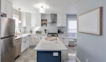 18 Hall Ave, Newport, RI 02840