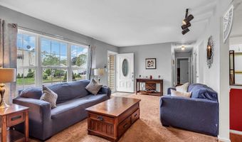 62 Walnut St, Beachwood, NJ 08722