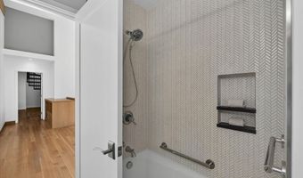 4061 Thornoaks Dr, Ann Arbor, MI 48104