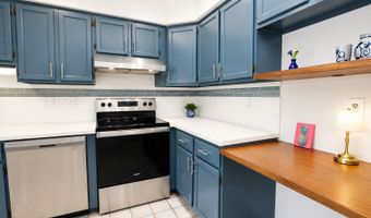 40 Huntington Ct 40, Bethel, CT 06801