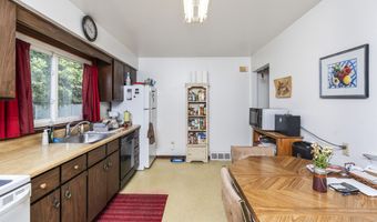 9 Campagna Dr, Albany, NY 12205