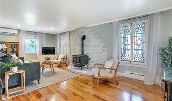 21 Carpenter Ave, Barrington, RI 02806