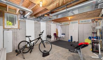 6022 26TH St N, Arlington, VA 22207