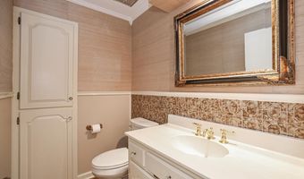 521 W CROSS St, Benton, AR 72015