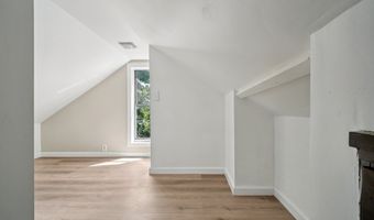 17 Overlook Ave, Bristol, CT 06010