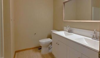 15358 Founders Ln 102, Apple Valley, MN 55124